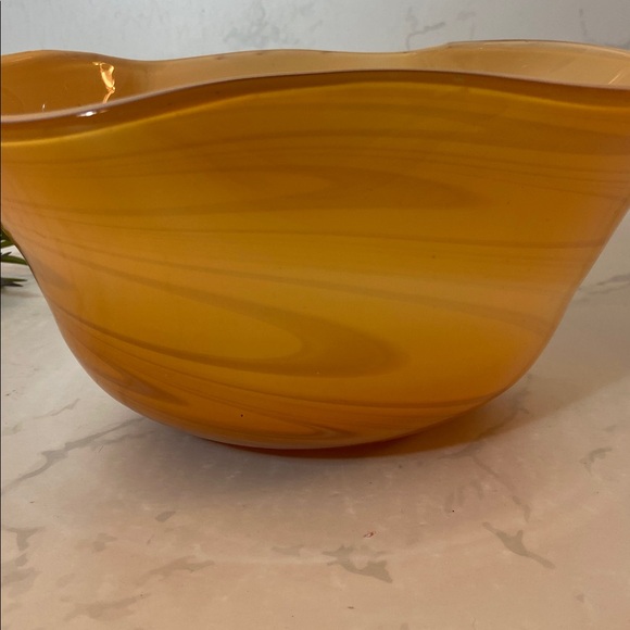 Beautiful Art Glass HandBlown Scalloped Edge Swirl Centerpiece Bowl Vase Tan - Picture 3 of 8